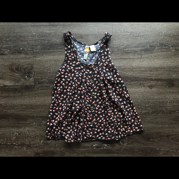 ✨BOGO✨ [Nordstrom] Button Up Tank - Picture 2 of 4